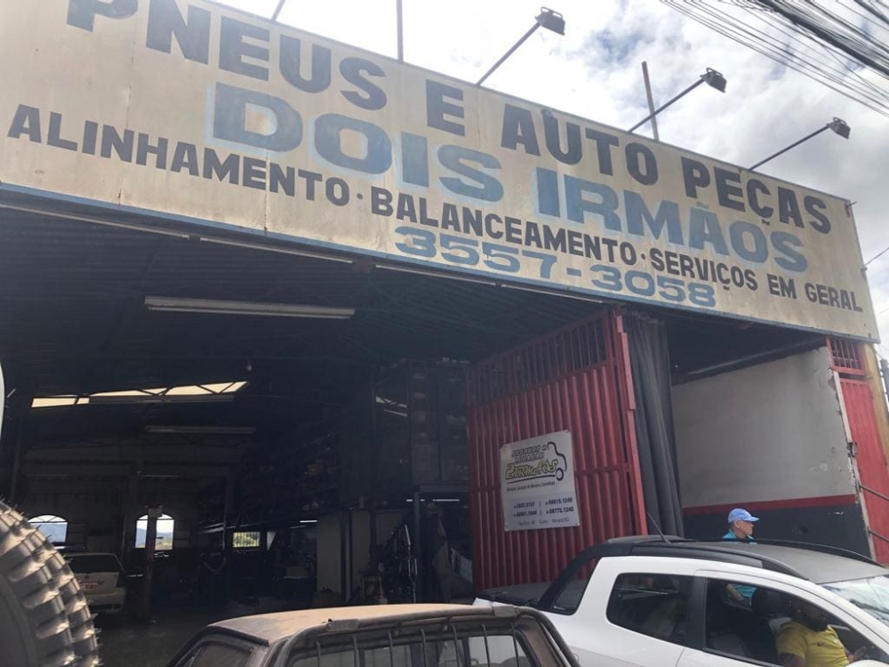Foto de Pneus e Auto Peças Dois Irmãos